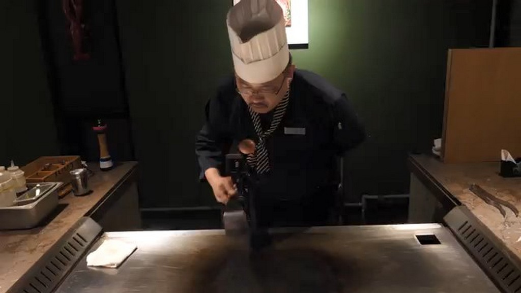 Koreański kucharz w akcji