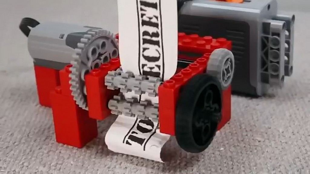 Niszczarka papieru z LEGO