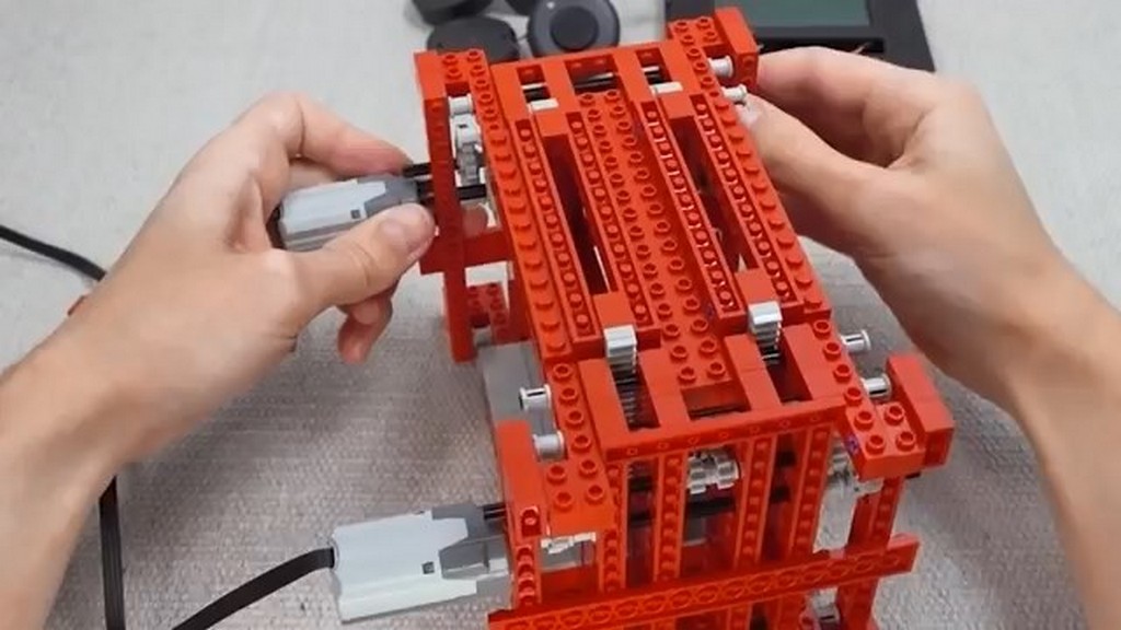 Prasa z LEGO