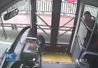 Kierowca autobusu ratuje samobójczynię