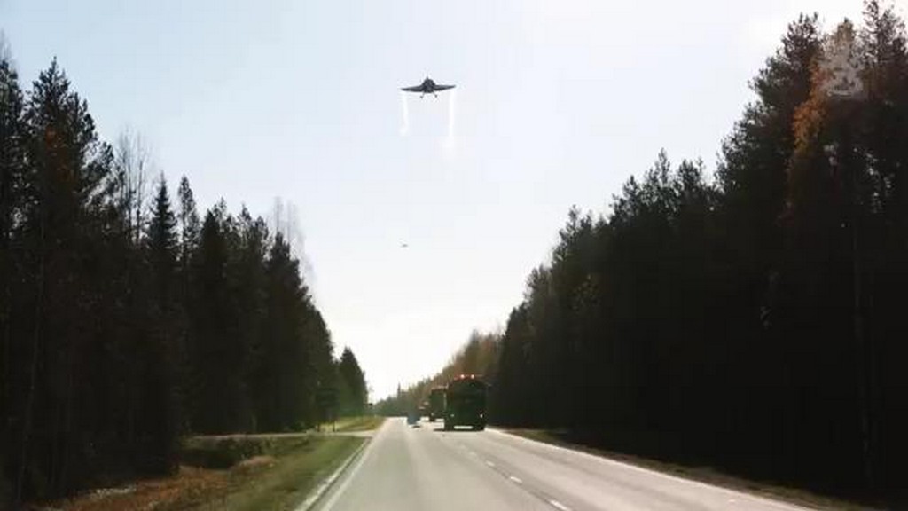 F-18 na publicznej drodze