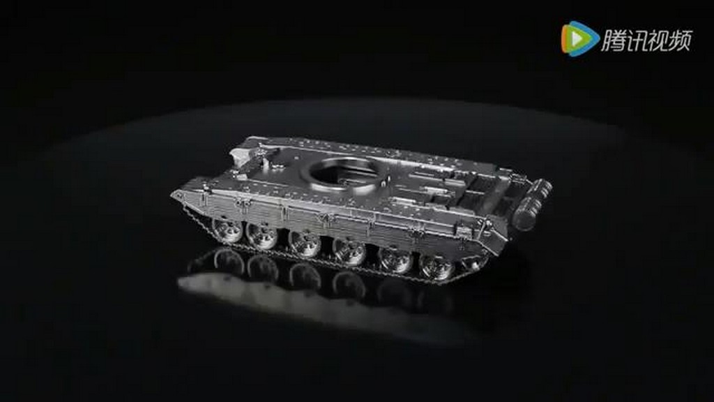 Metalowy model czołgu