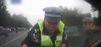 Policjant na masce