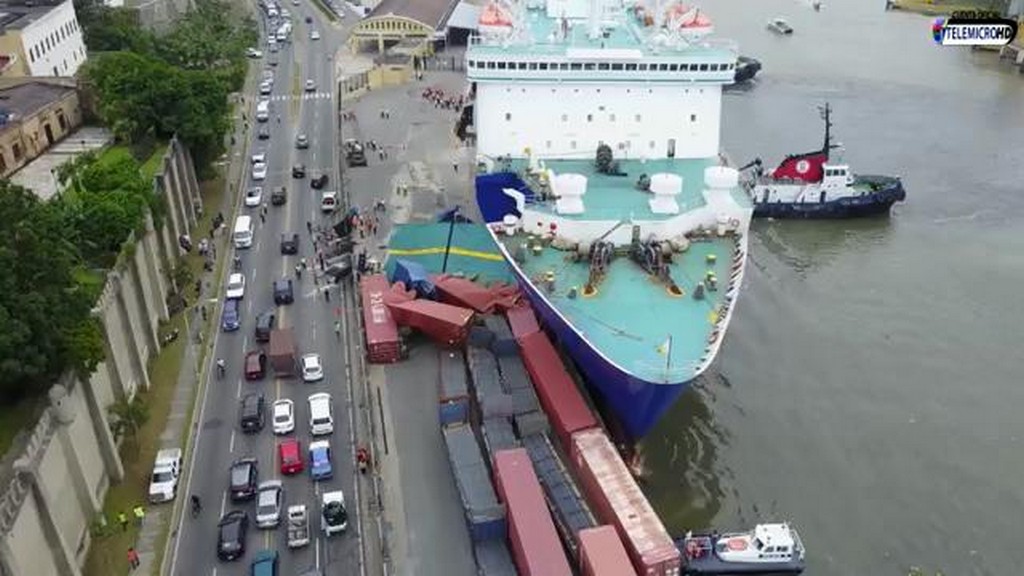 Statek vs kontenery