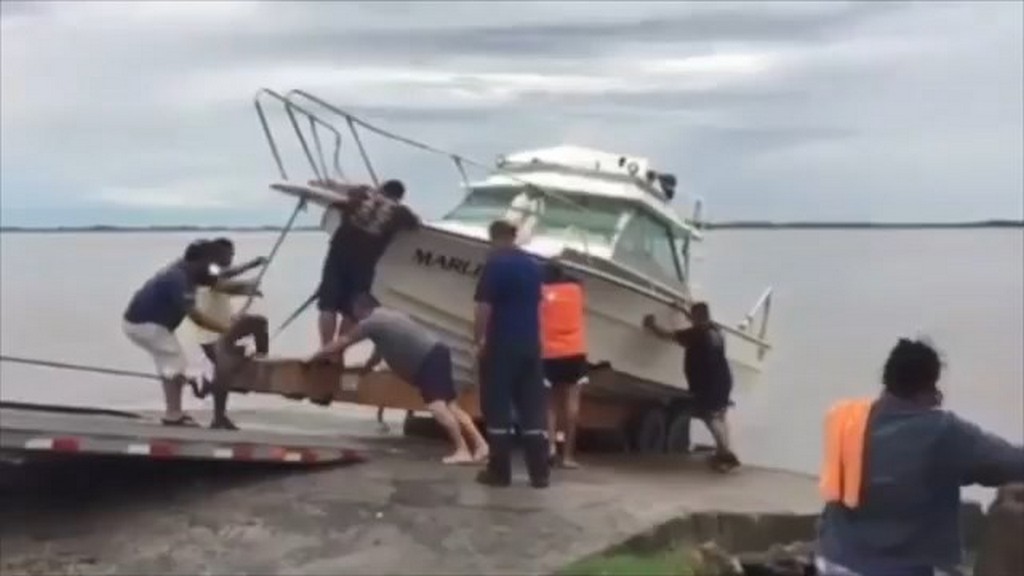 Wpadki przy wodowaniu łodzi