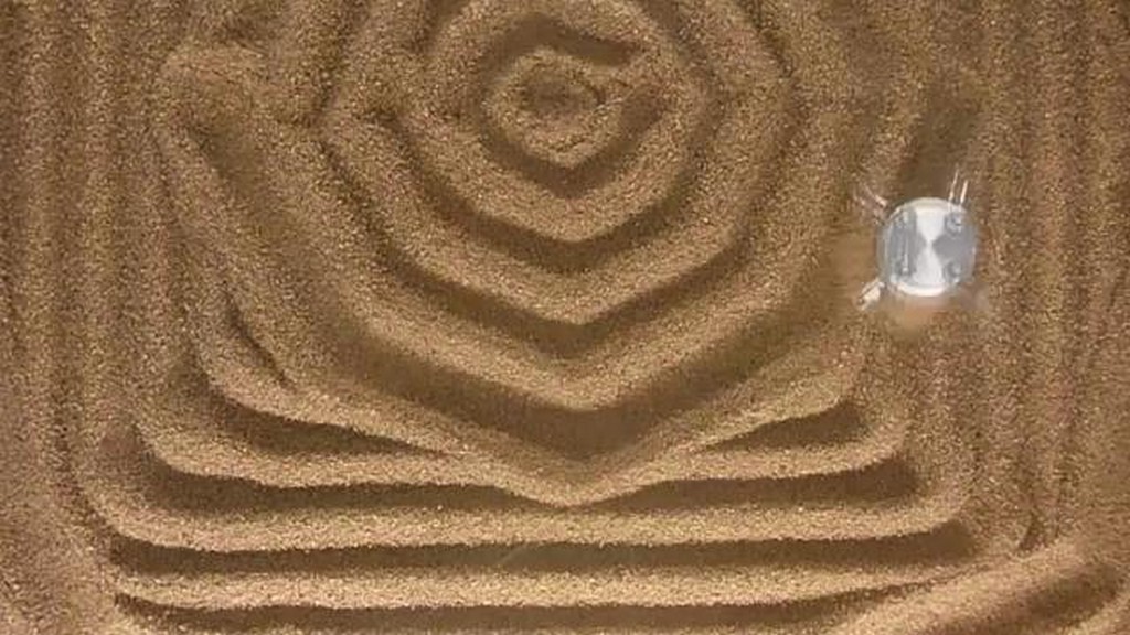 Maszyna rysująca w piachu