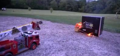 Wóz strażacki z miotaczem ognia