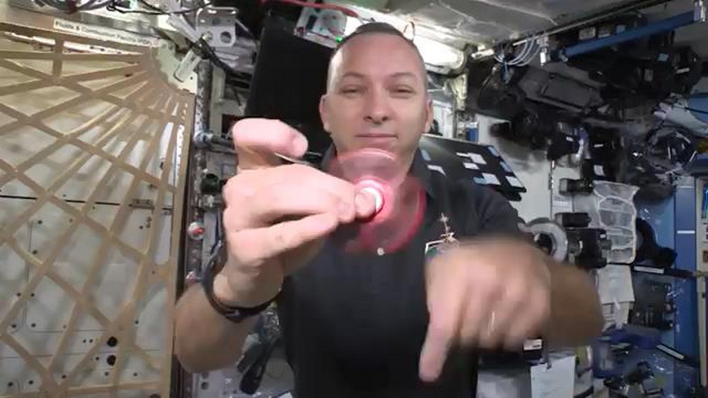 Fidget spinner w kosmosie