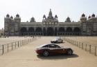 Ferrari wjeżdża do Indii