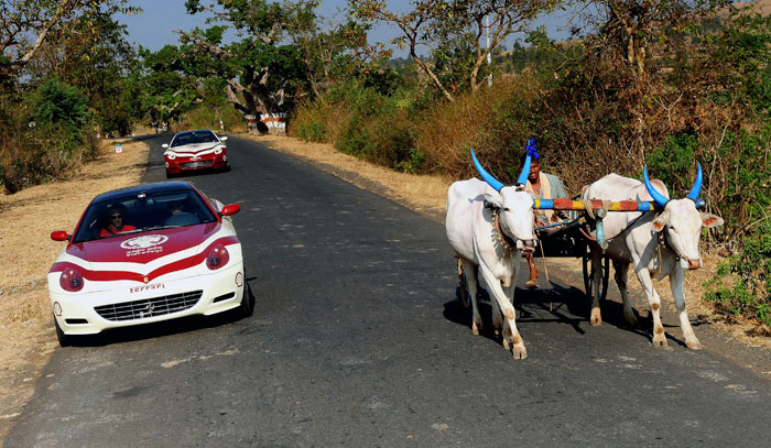 Ferrari wjeżdża do Indii