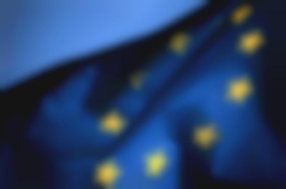 Flaga UE. Poważne zagrożenie dla naszej flagi?