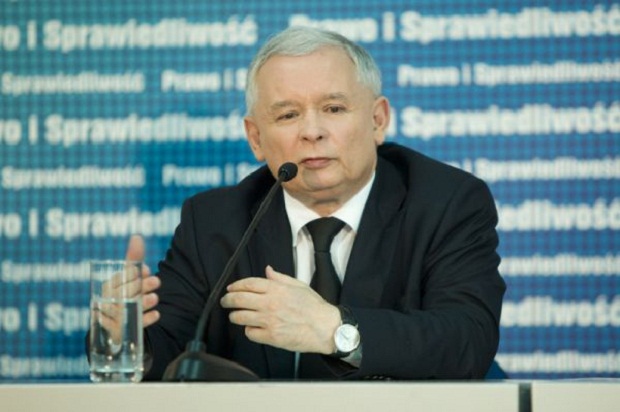 Sondaż: partia Jarosława Kaczyńskiego coraz bliżej PO