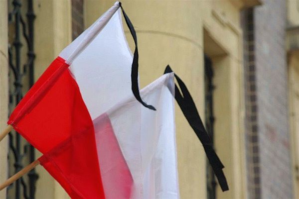 Tragedia w Smoleńsku i jej wpływ na notowania złotego, sytuację na giełdzie i rynek długu