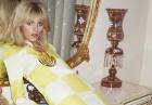 Anja Rubik - polska modelka odsłania nogi w japońskim Vogue