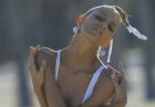 Anja Rubik - topless w Vogue
