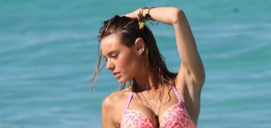 Monika Jagaciak w strojach kąpielowych Victoria's Secret