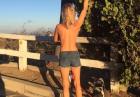 Joanna Krupa topless uprawia aktywność fizyczną