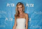 Joanna Krupa - modelka na przyjęciu PETA