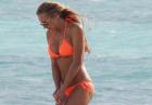 Joanna Krupa w pomarańczowym bikini na plaży w Miami