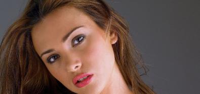 Alina Vacariu - modelka w seksownej bieliźnie