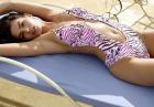 Alyssa Miller w bikini i strojach kąpielowych Manor