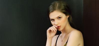 Anais Pouliot - seksowna Kanadyjka w zimowej kolekcji bielizny Oysho