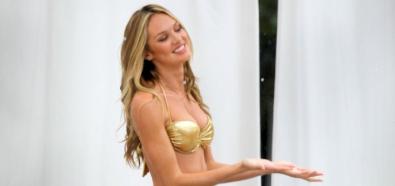 Candice Swanepoel i Doutzen Kroes - Aniołki Victoria's Secret w sesji w bikini