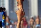 Candice Swanepoel i Doutzen Kroes - seksowne modelki w bikini na plaży w Miami