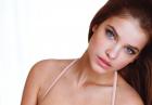 Barbara Palvin - seksowna modelka w pończochach i bieliźnie Victoria's Secret