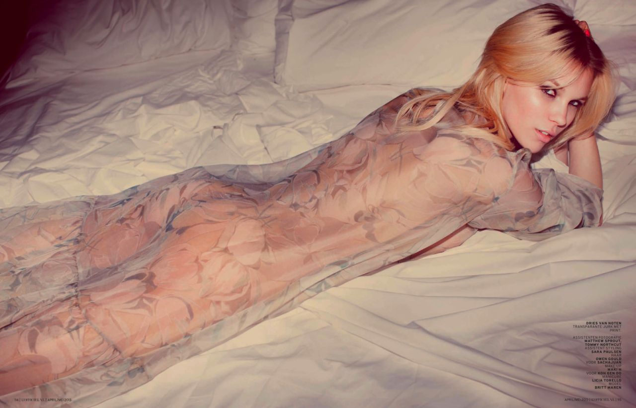 Britt Maren - seksowna modelka pokazuje nagie piersi w magazynie L'Officiel