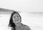 Chrissy Teigen nago na plaży