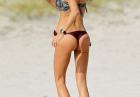 Claudia Galanti - paragwajska modelka w skąpym bikini na plaży w Miami