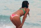 Claudia Romani - seksowna modelka w bikini na plaży