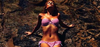 Cristina Tosio - hiszpańska modelka w bikini w Elle