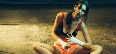 Emily Ratajkowski - amerykańska modelka w seksownej sesji Olivii Malone