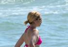 Emma Roberts w różowym bikini w Miami Beach
