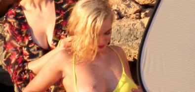 Helen Flanagan - seksowna aktorka w bikini i topless