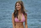 Jessica Jane Clement - brytyjska seksbomba w bikini na plaży na Ibizie