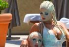 Karissa i Kristina Shannon - modelki z Playboya i ich seksowne pupy na basenie
