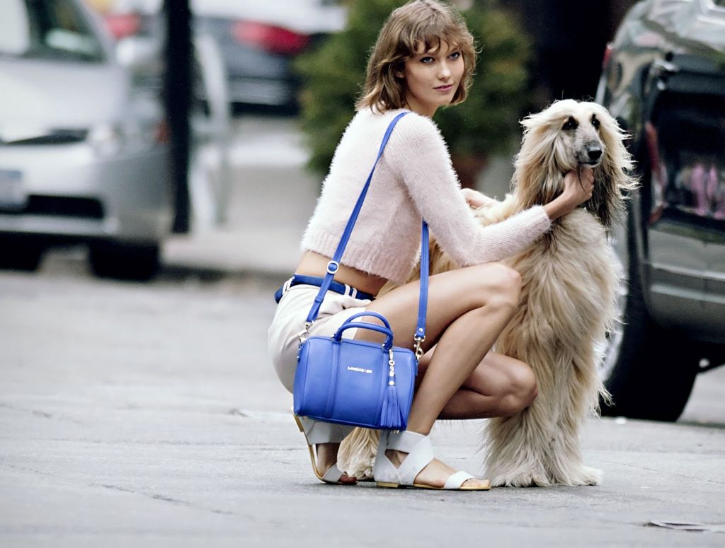 Karlie Kloss - amerykańska modelka i jej seksowne nogi