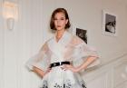 Karlie Kloss - modelka w kolekcji Diora podczas pokazu Haute Couture Paris Fashion Week