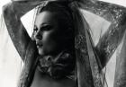 Kate Moss - modelka pozuje topless w erotycznej sesji w AnOther Magazine