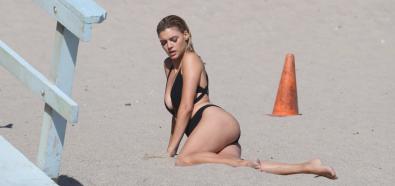 Kelly Rohrbach topless na plaży