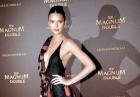 Kendall Jenner w czarnej krótkiej sukience w Cannes