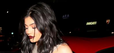 Kylie Jenner niezwykle kusząco w klubie