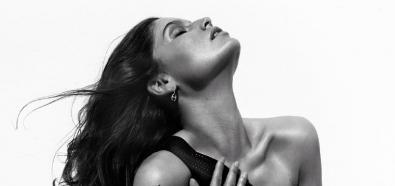 Laetitia Casta - modelka w sesji Miguela Reveriego dla magazynu Vogue