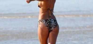 Lara Bingle - nagie piersi seksownej modelki w sesji w bikini