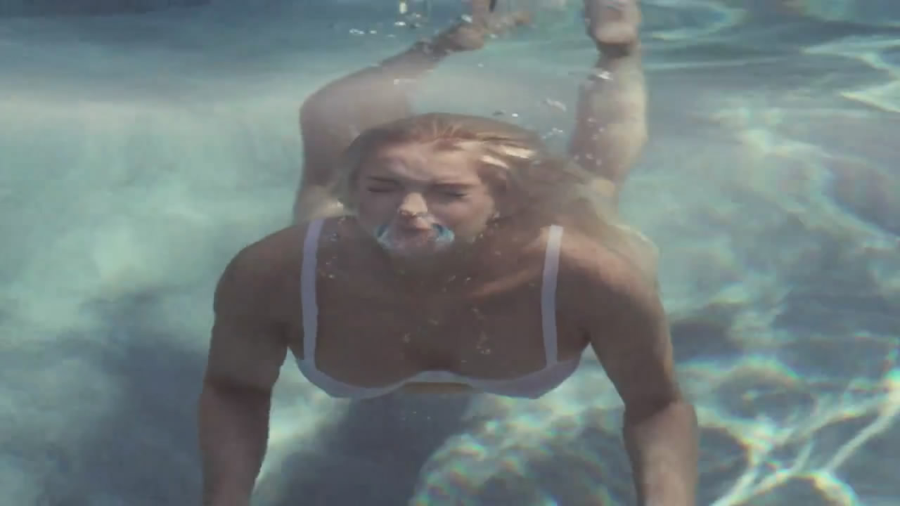 Lindsay Lohan w bikini w filmie o niej samej. 