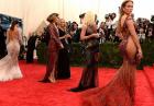 Jennifer Lopez, Beyonce, Kim Kardashian - walka na pośladki na gali MET 2015