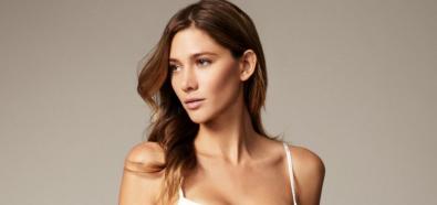 Maggi Caruthers - seksowna modelka w kolekcji bielizny Calvin Klein